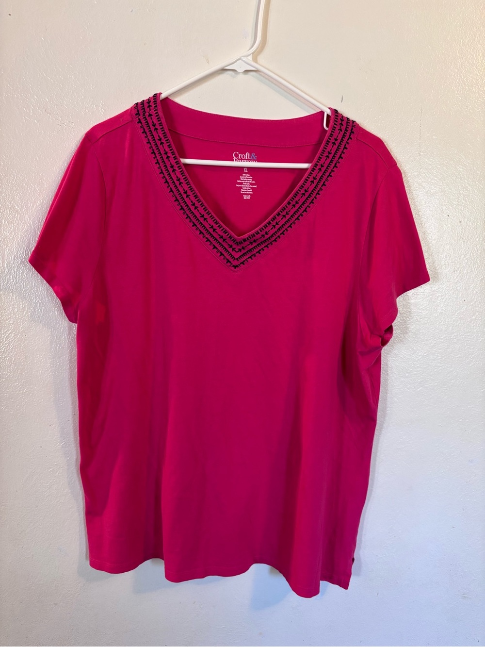 croft & barrow Bright Pink V-Neck Short Sleeve Top with Embroidered Trim